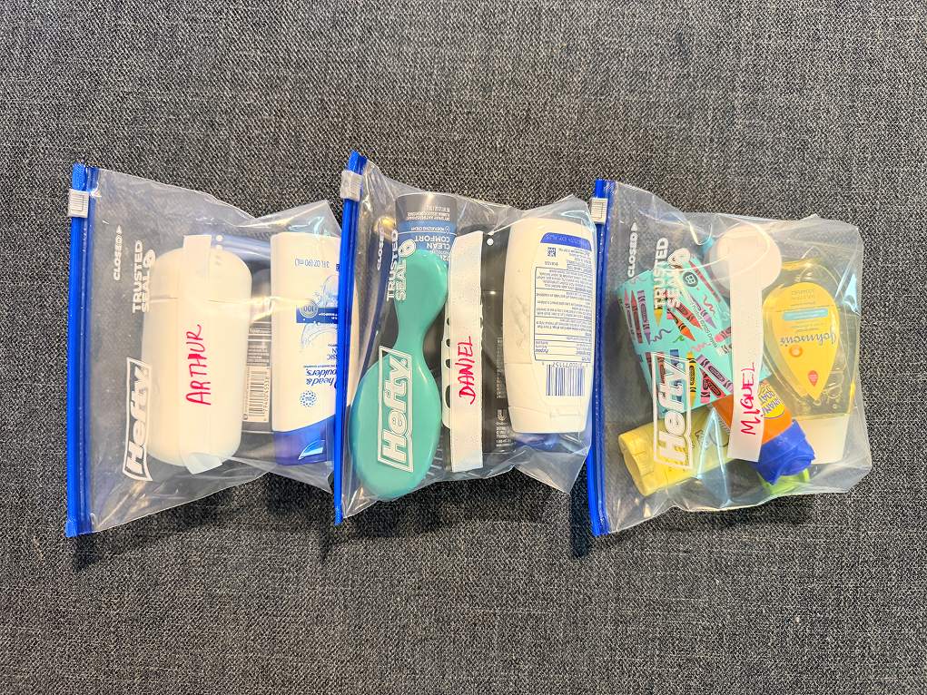 ziplock with travel items to pack a carry on