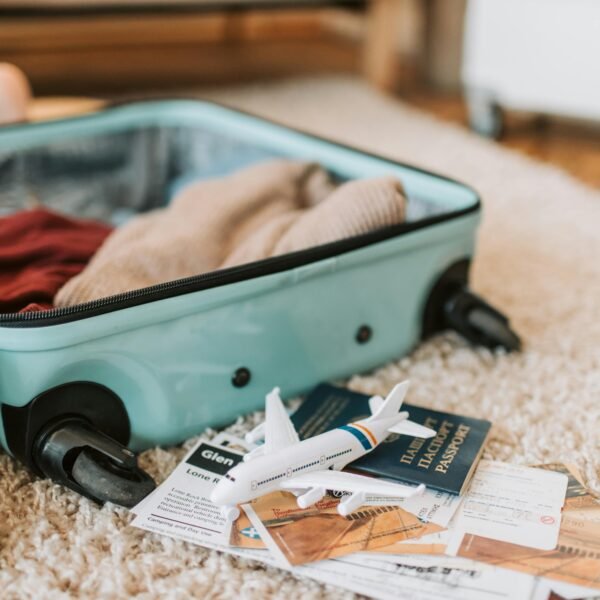 10 Smart Ways to Pack a Carry On Without Stress