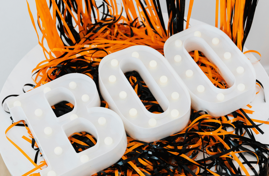 A lighting written BOO.